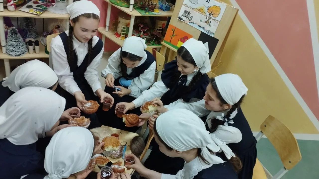 Сегодня на занятии кружка «Трудовая мастерская» наши воспитанники погрузились в мир творчества и осв