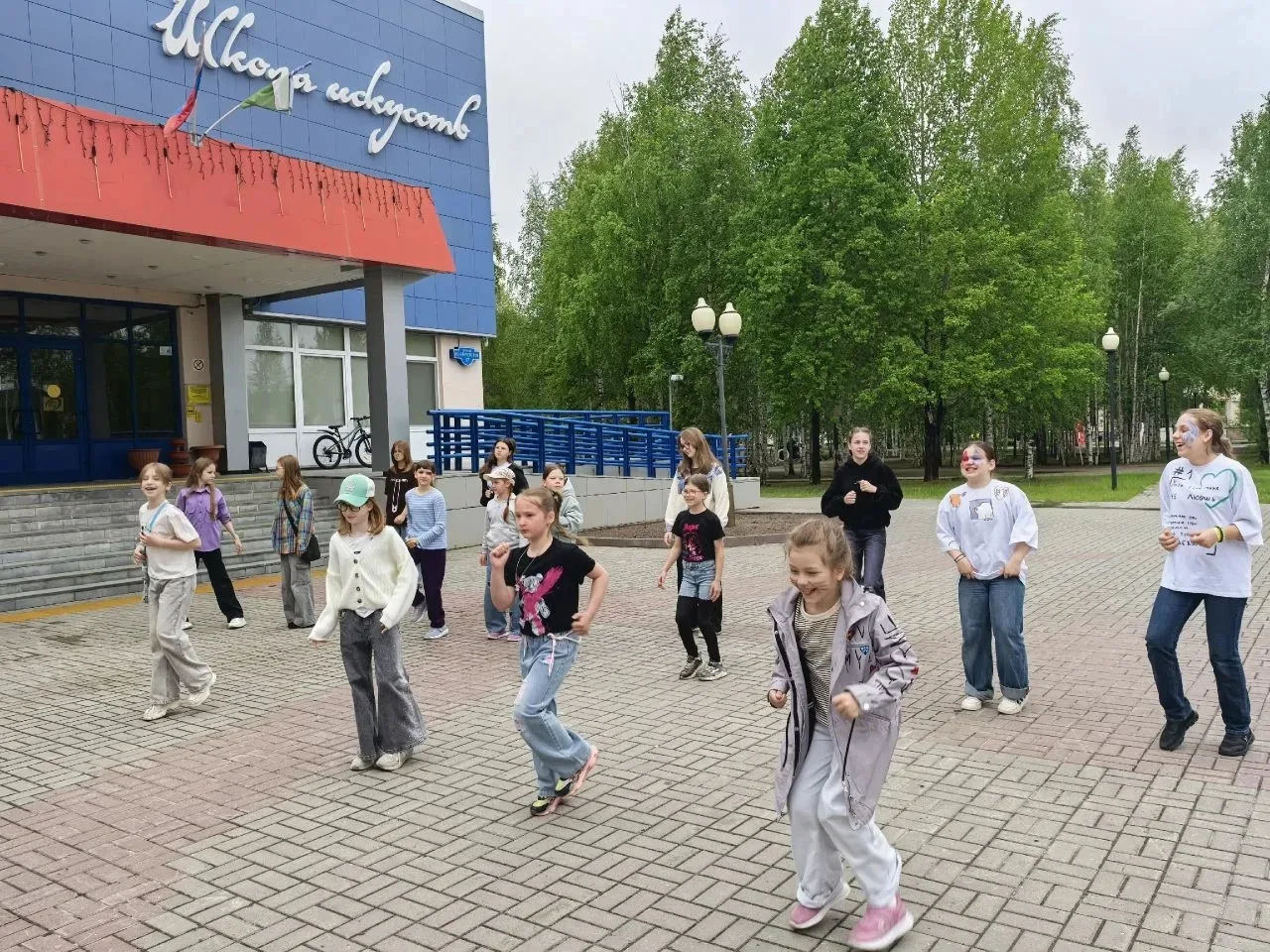 Первая  неделя,  проведённая в летнем лагере «Академия творчества», получилась очень ин...