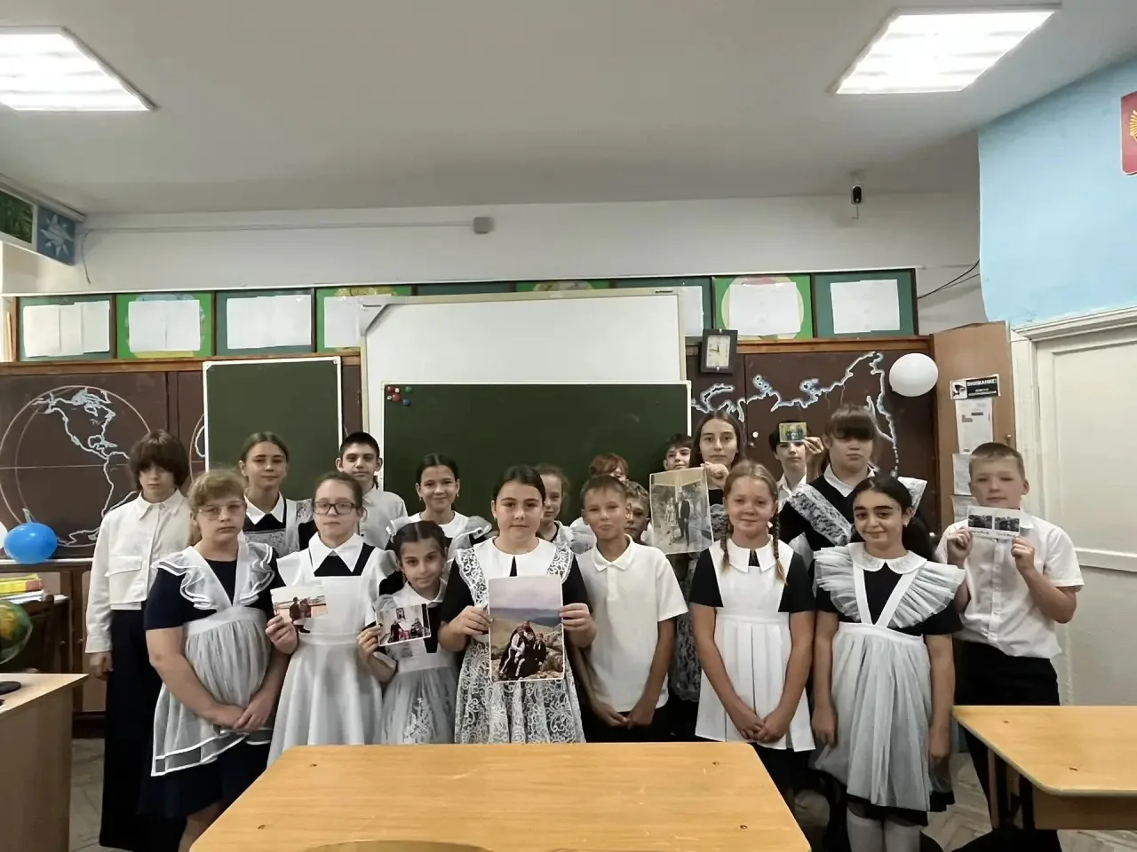 🎉 В МБОУ СОШ № 11 им. Ф. Ф. Ушакова прошли классные часы, посвящённые семейным ценност...