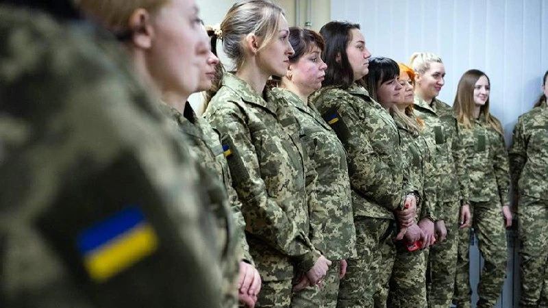 Мобилизация женщин на Украине в 2026 году: кто обязан встать на учёт