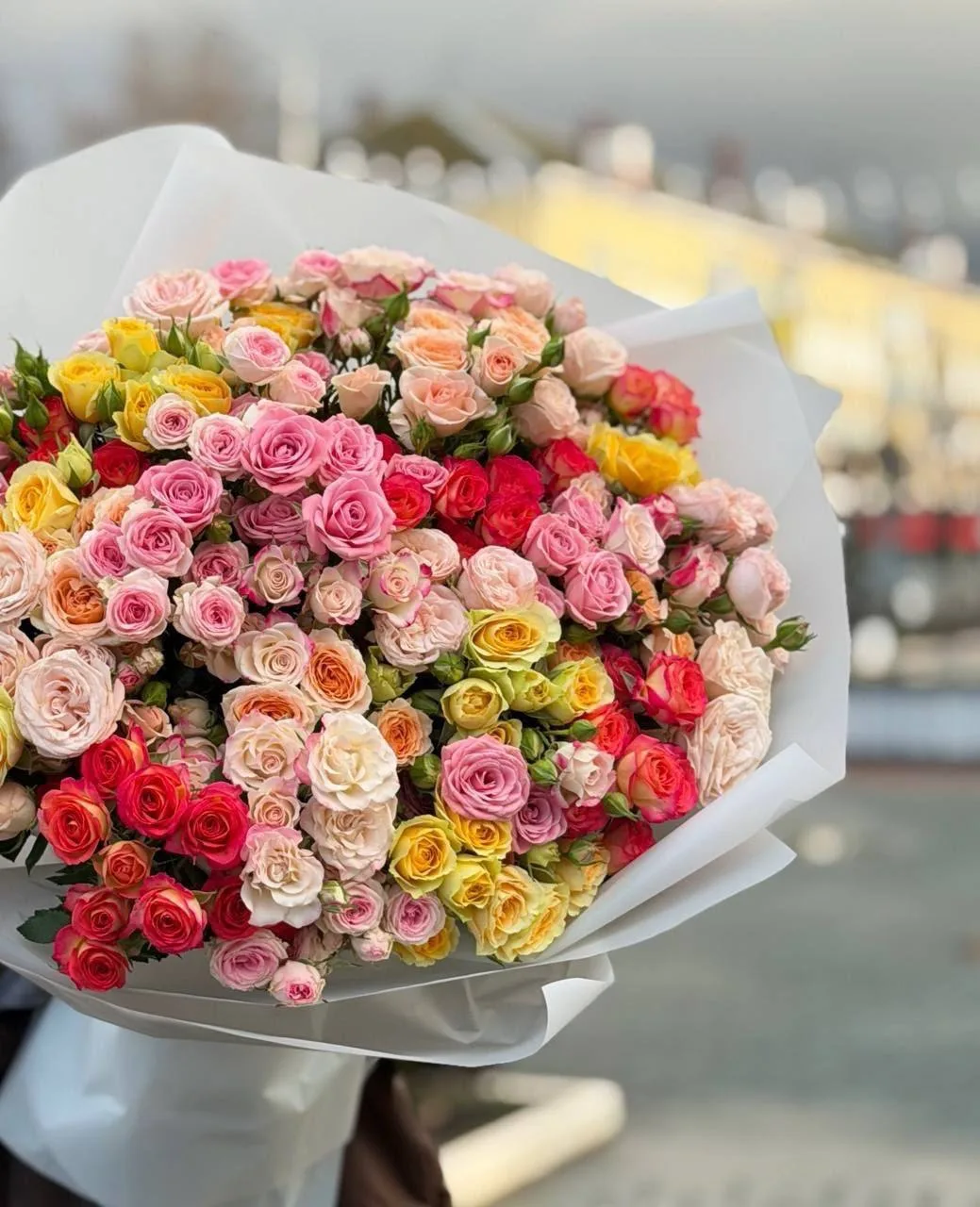 В наличии огромное количество кустовых роз😍