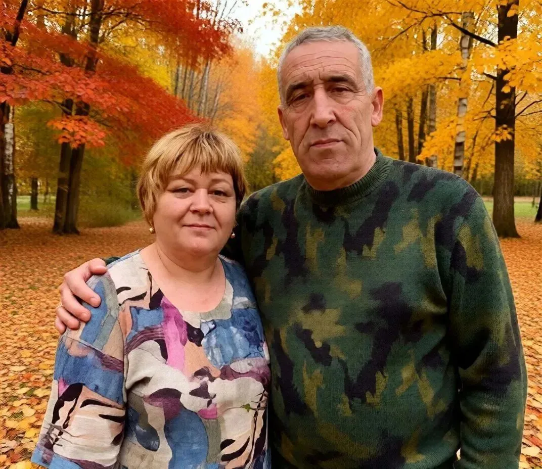 ___"Поменяйте им образ женщине платье мужчине рубашку и убрать морщины женщине"___