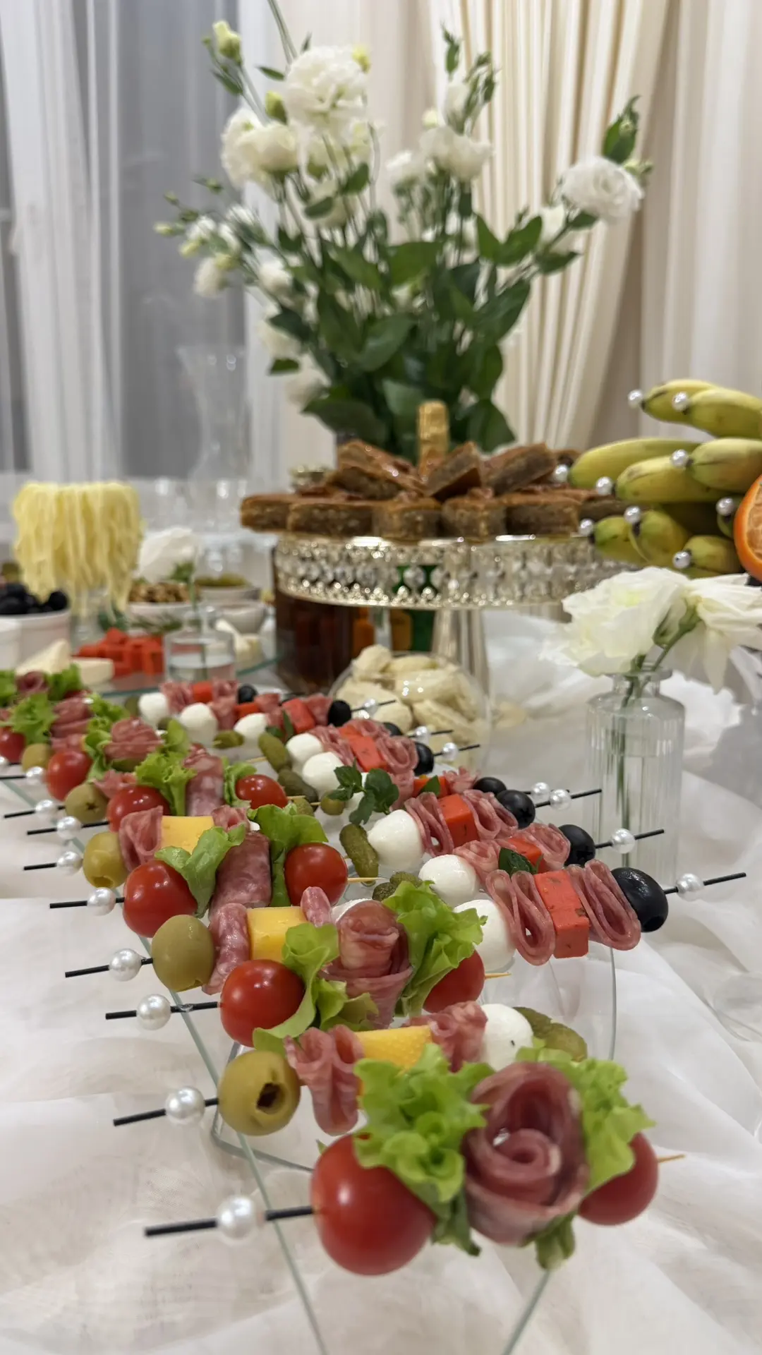 Ну все, осталось погладить всем костюмы, платья и в 4 утра подъем 😍