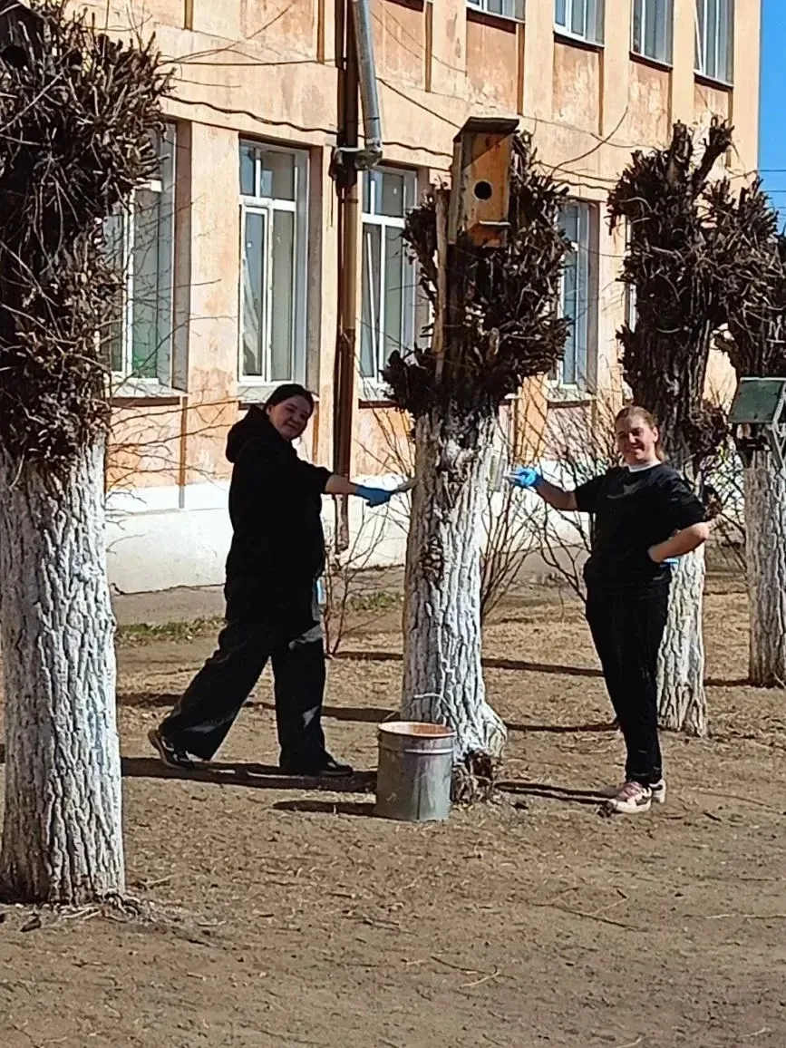 Весенний субботник: Пробуждение школы к жизни! ☀️Сегодняшний день был наполнен особенным теплом – не