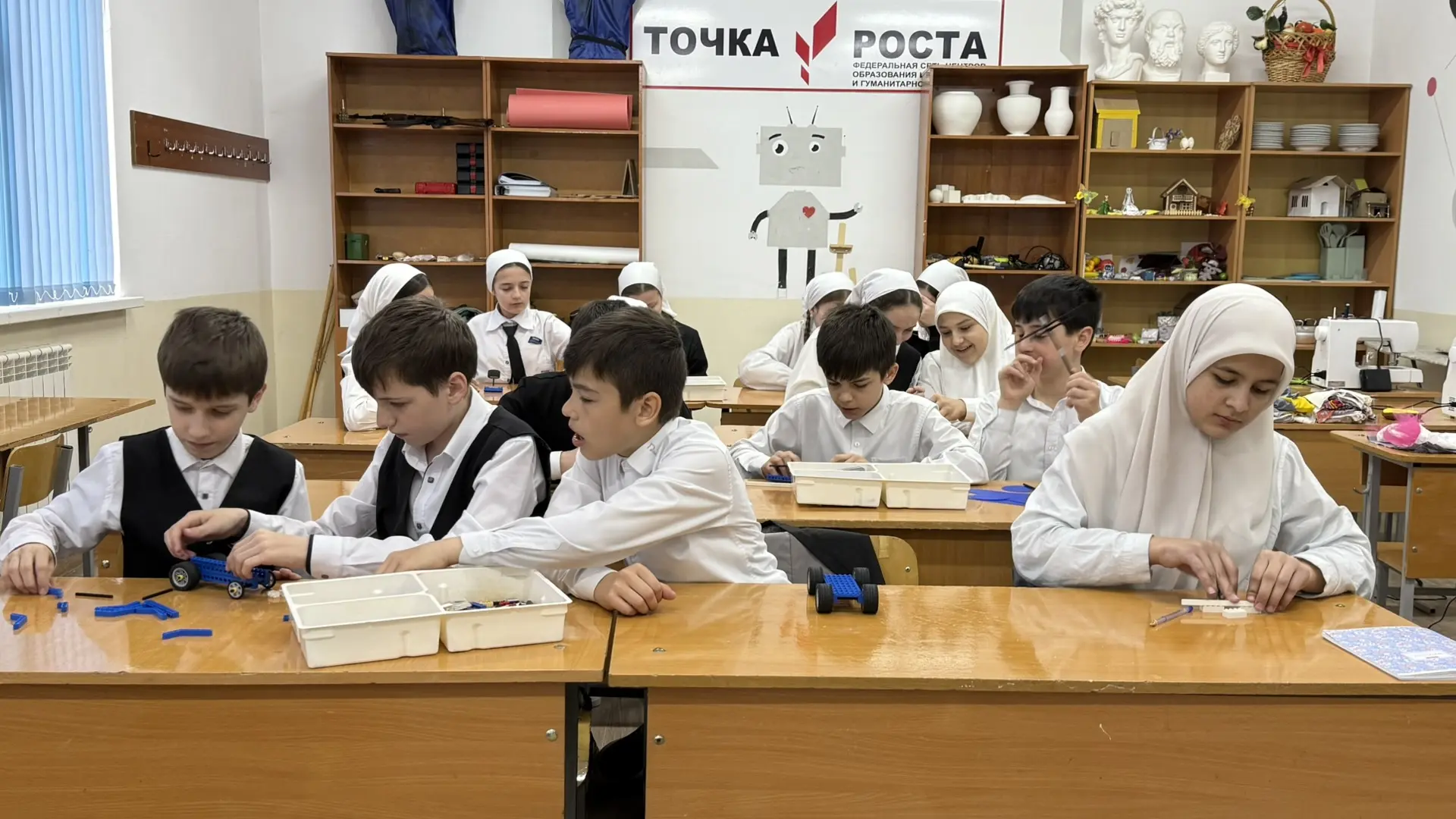 9 апреля в 6 «А» классе состоялся урок технологии, который провела Зара Идрисовна. Тема...