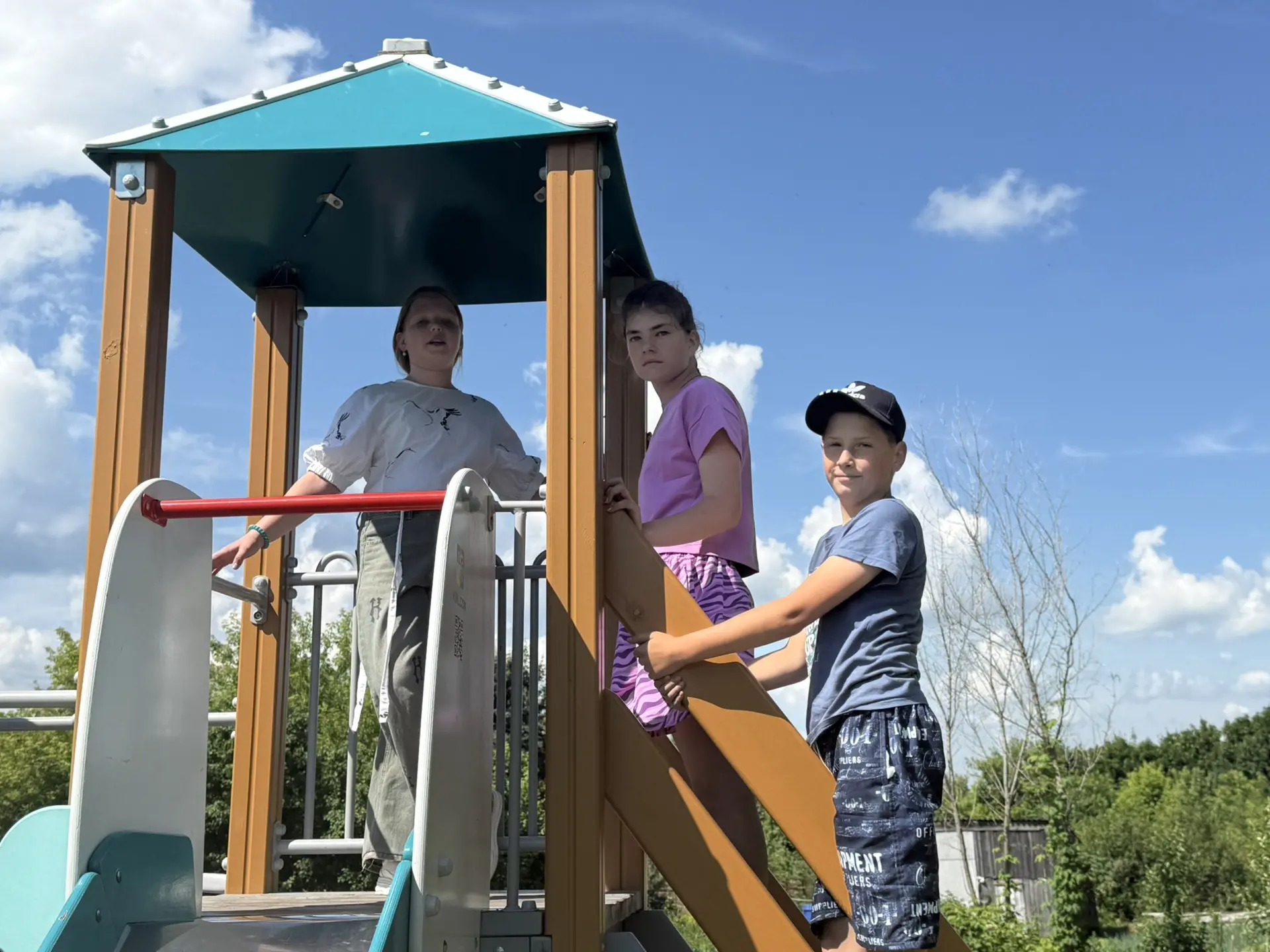 В «ДРУЖБЕ» ДЕНЬ НОВЫХ ЗНАНИЙ И РЕКОРДОВ 🌈

☀️В пришкольном лагере «Дружба» продолжается веселая лаг