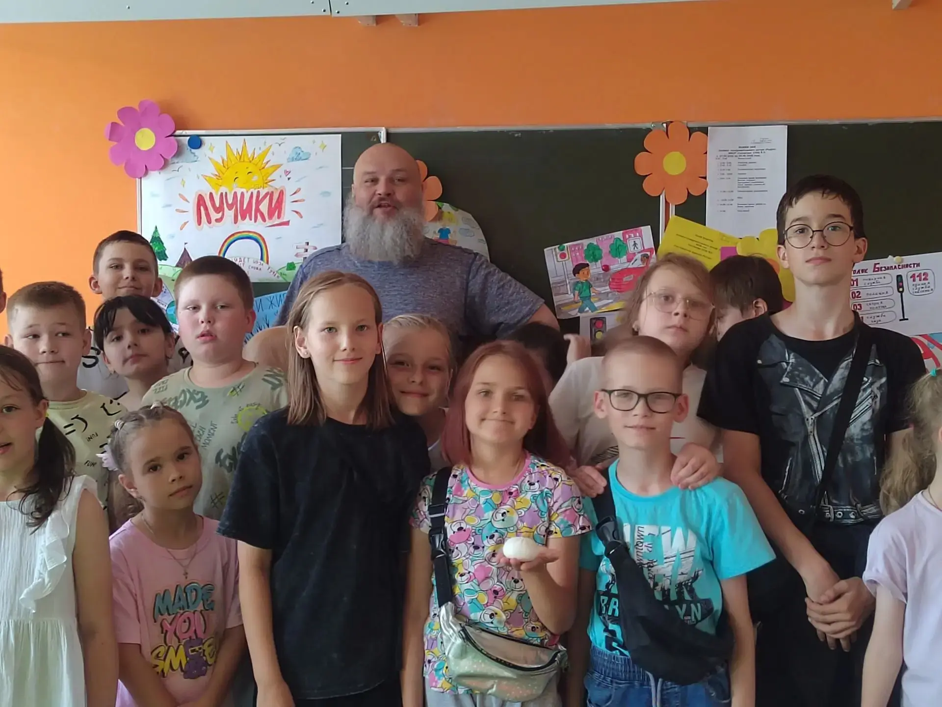 Сегодня в нашем пришкольном лагере «Радуга» прошел важный и очень честный разговор. В гостях у ребят