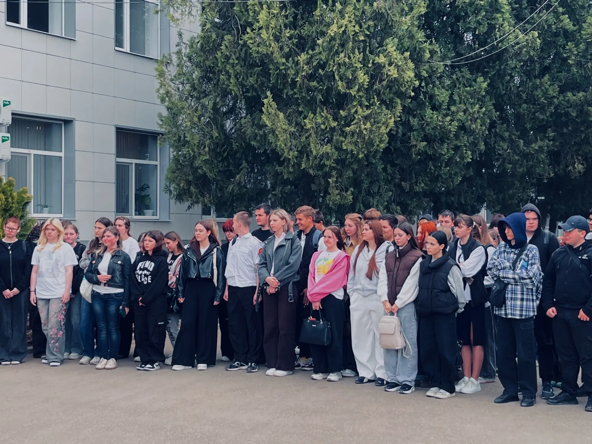 🌸 С наступающими праздниками, дорогие студенты и преподаватели!  В Кореновском политехническом техни