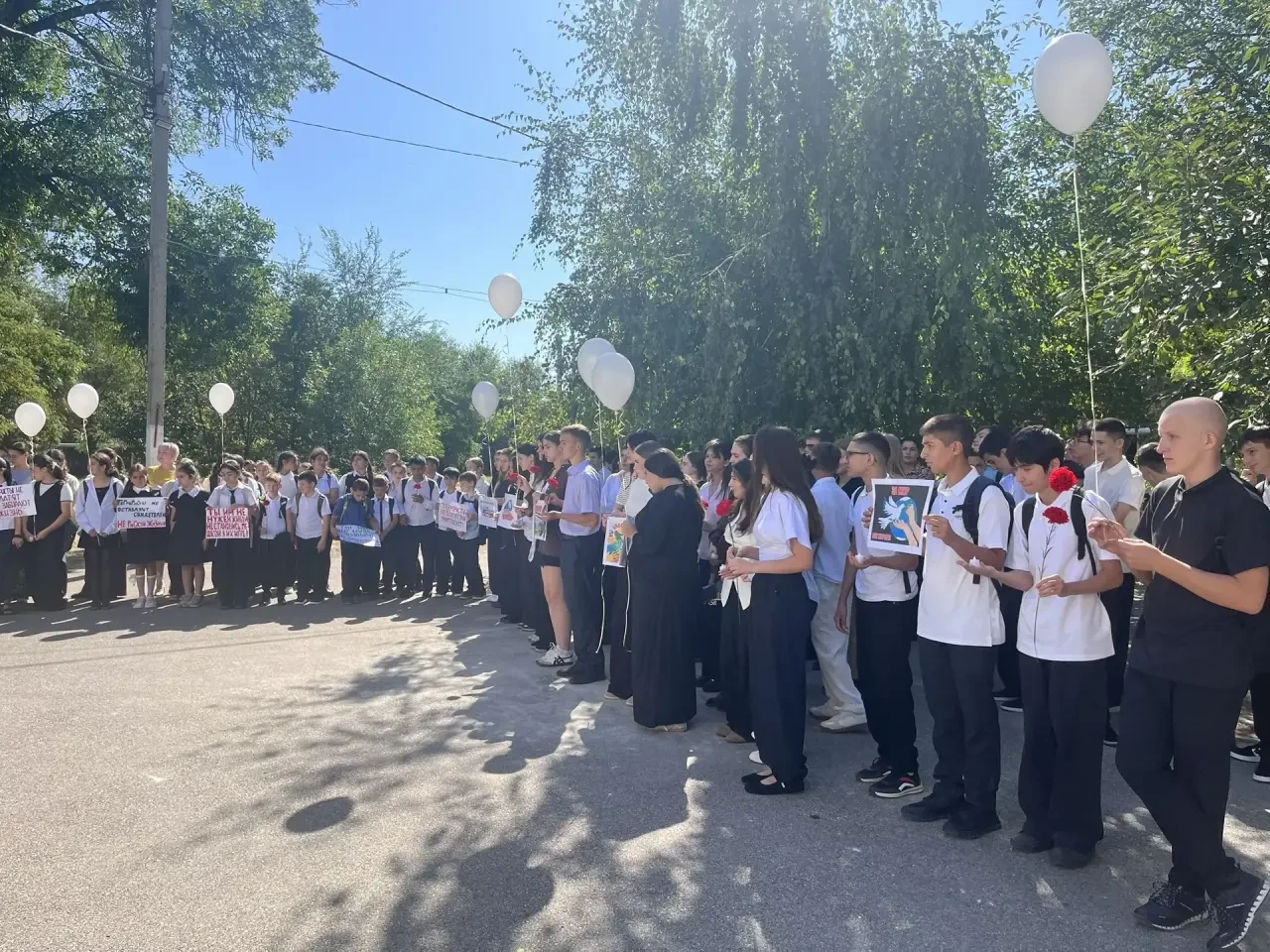 🕊️ «Мы за детство без террора и войны»