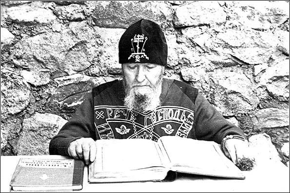 ☦️ Схиигумен Савва Псково-Печерский

«О, как Матерь Божия любит людей, которые к ней обращаются! Как