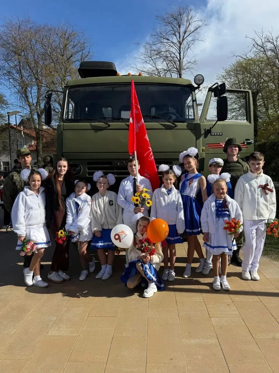 🇷🇺✨ 9 мая по всей стране проходят праздничные концерты, посвящённые Дню Великой Победы! 🎶 Наши артис