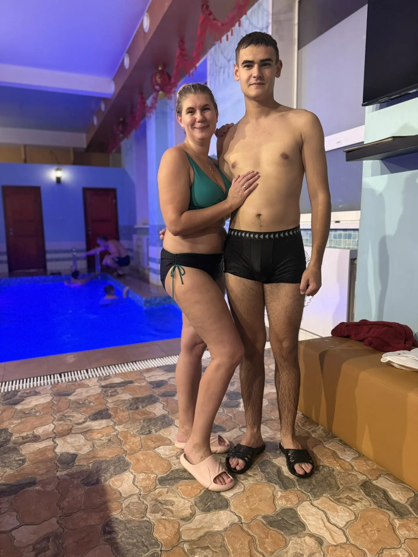 С днем рождения 🎉, наша дорогушка , пусть просто все будет по лайту 😘