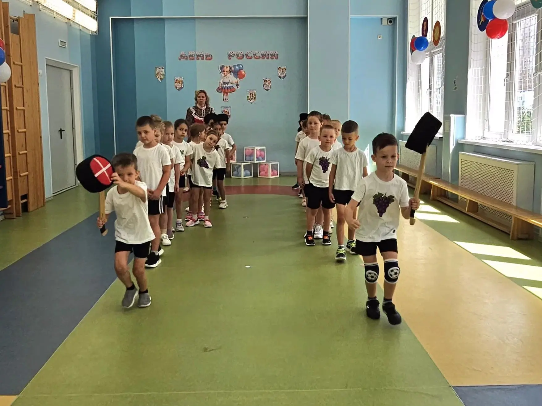 «Мы живём в России!» — спортивный праздник  ко Дню России.В преддверии Дня России в нашем детском са