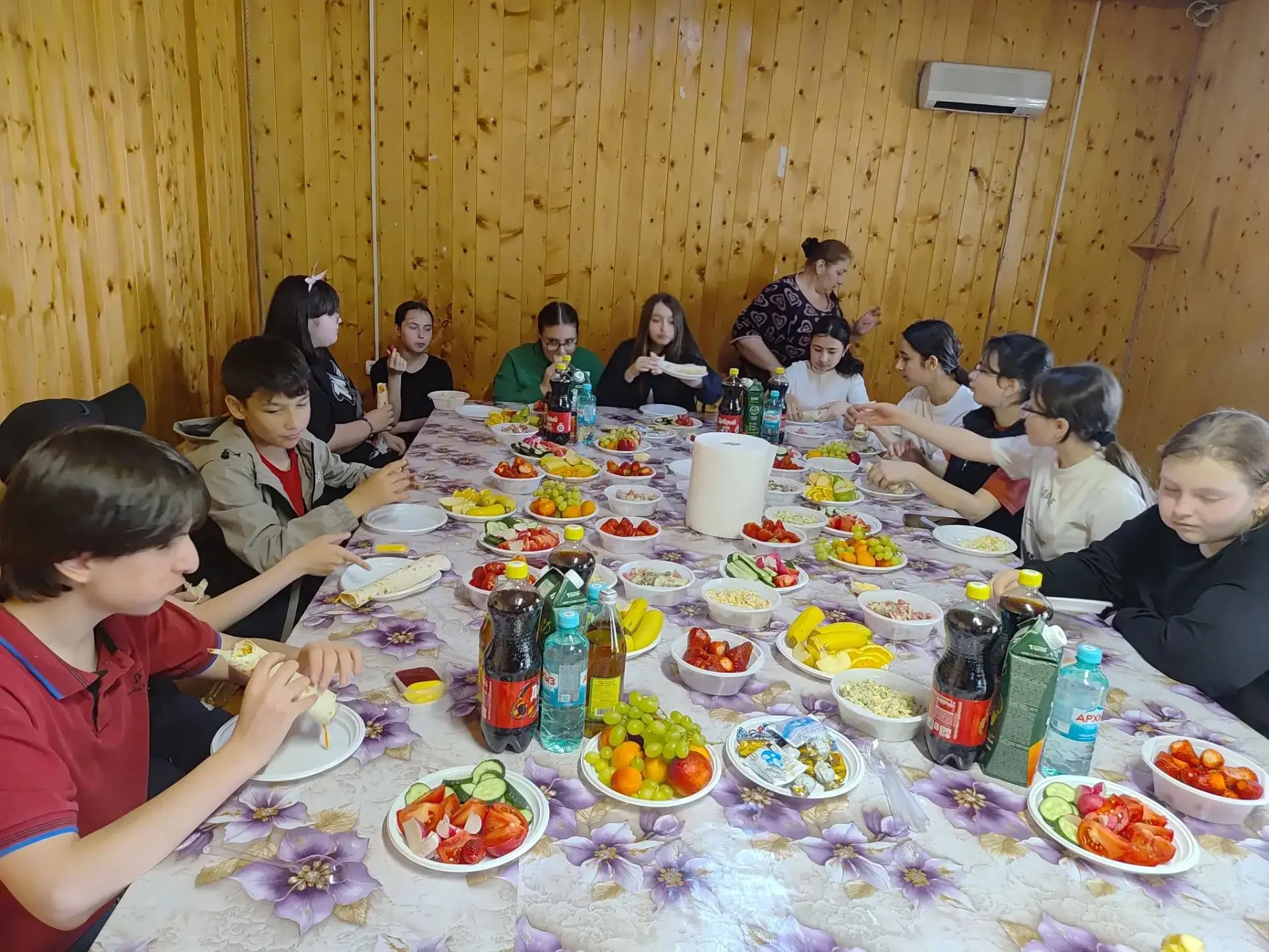 Летние каникулы 8б класса (классный руководитель Байрамукова Т.М) начались с посещения ...