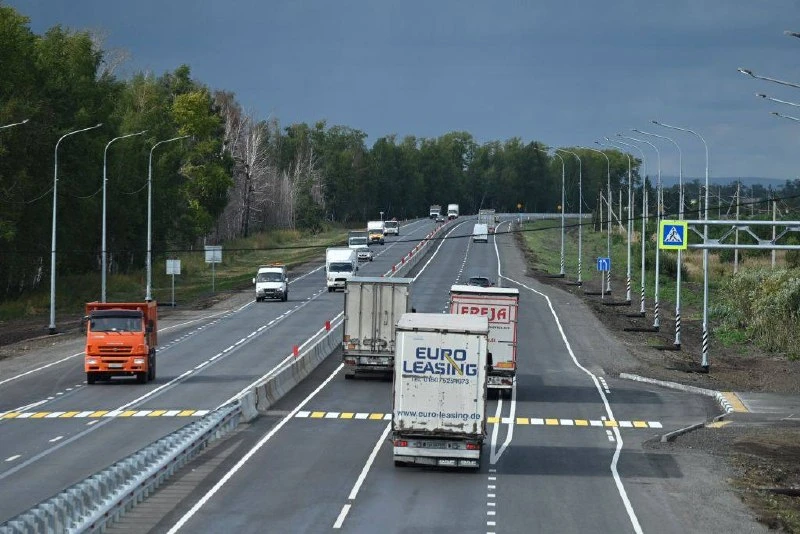 🚛 Федеральные трассы в Челябинской области закрыли для фур из-за жары

На трех федеральных автодоро