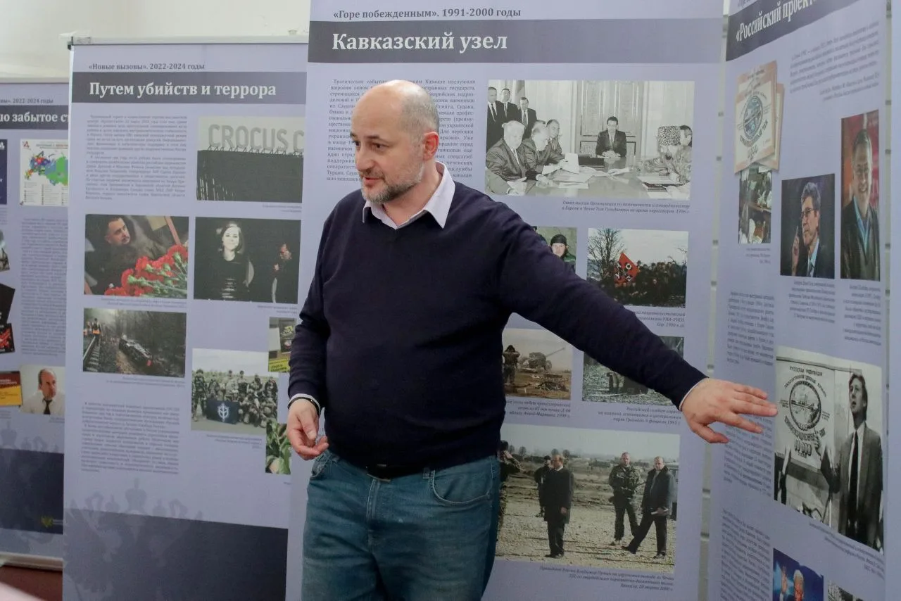 🇷🇺 Студенты математического факультета побывали на историко-правовой выставке «Защита суверенитета Р