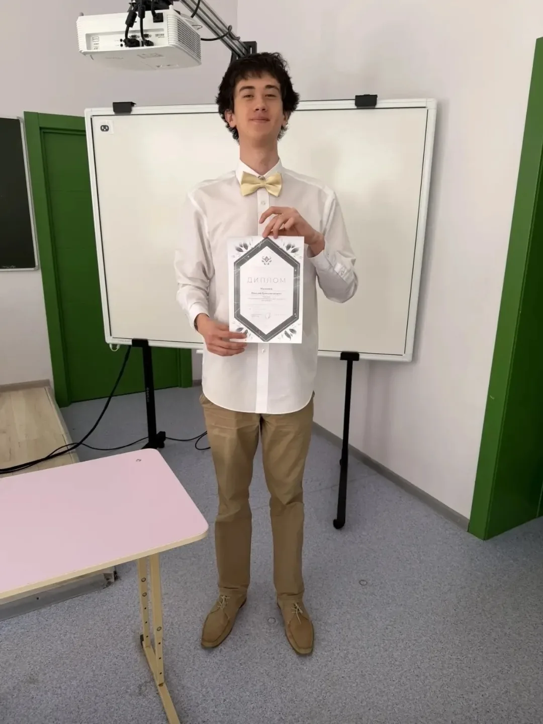 🎉 Поздравляем с прекрасным результатом! 🎉  🔬 Малышев Николай, ученик 10 В класса, стал призёром Откр
