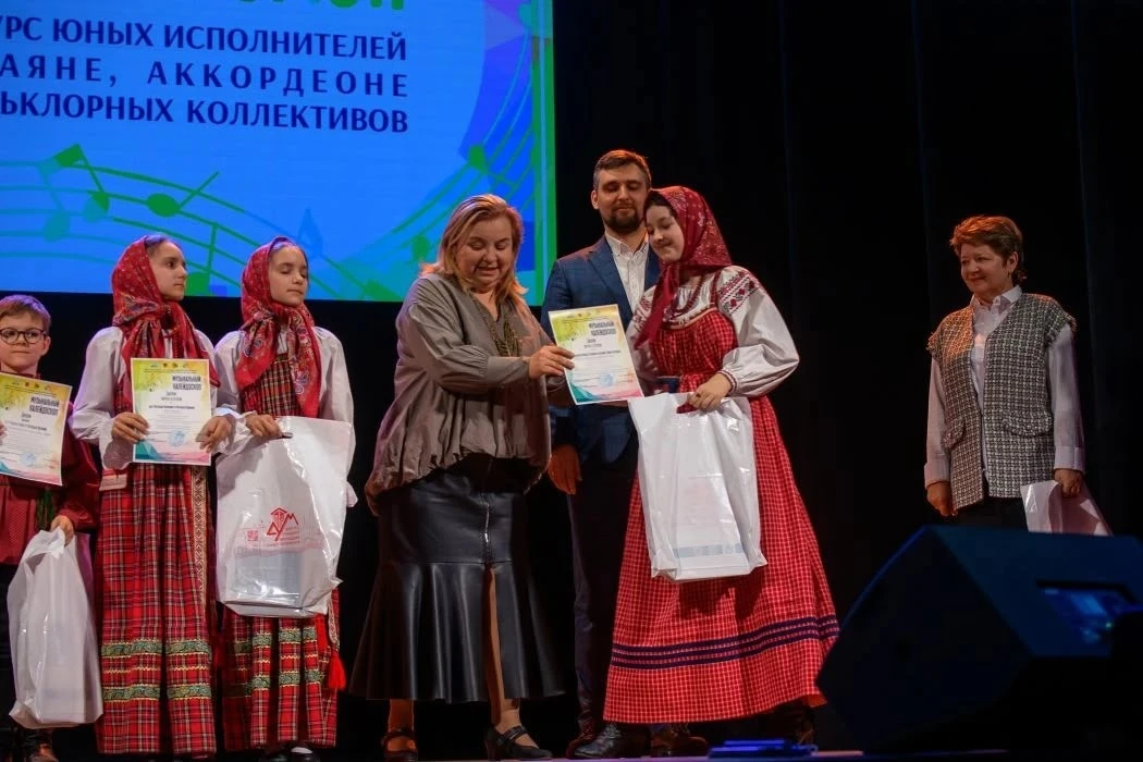 🎵 Катя Швец: культурный код нашей школы  Ученица 4А класса Екатерина Швец — лауреат всероссийских и 