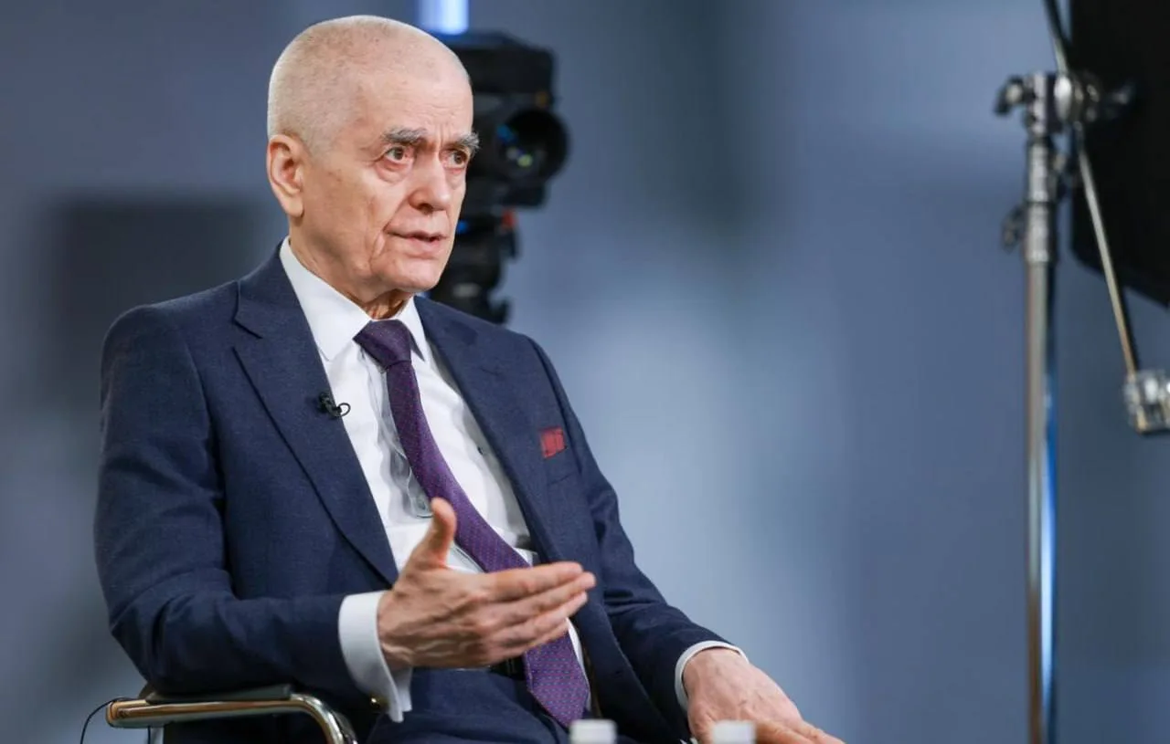 Онищенко — о возрасте рождения детей