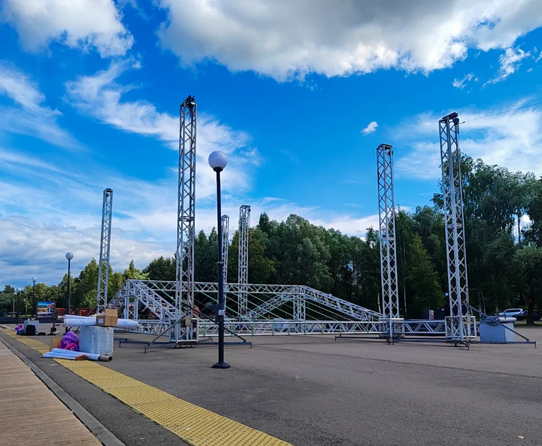 На городской набережной идёт подготовка, к ставшему уже традиционным, гастрономическому фестивалю «С