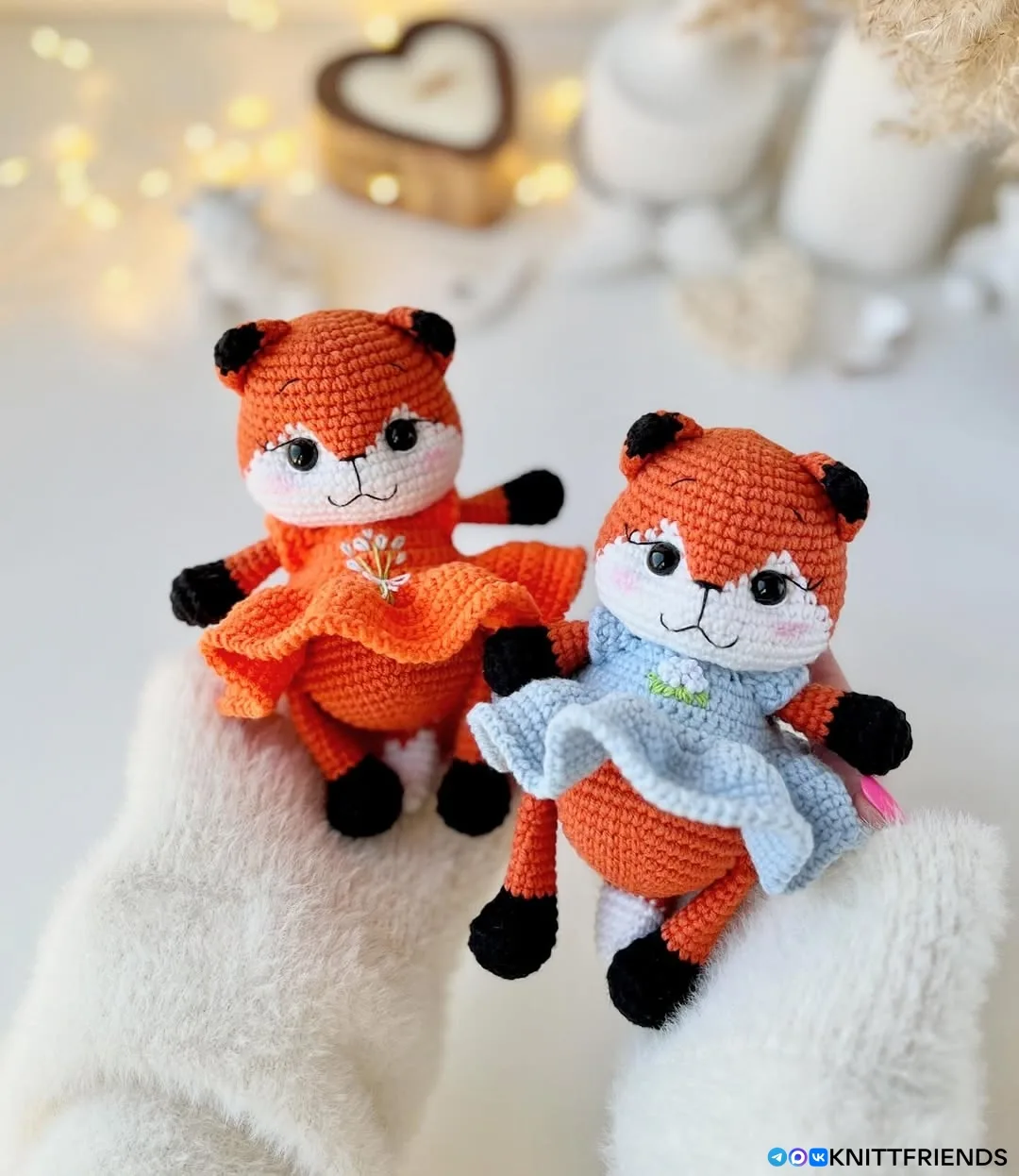 Платье и кофточка для мини игрушек