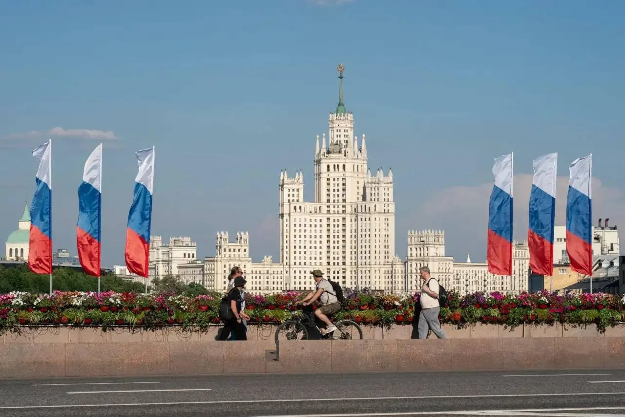 🇷🇺Столица нарядилась ко Дню России.
