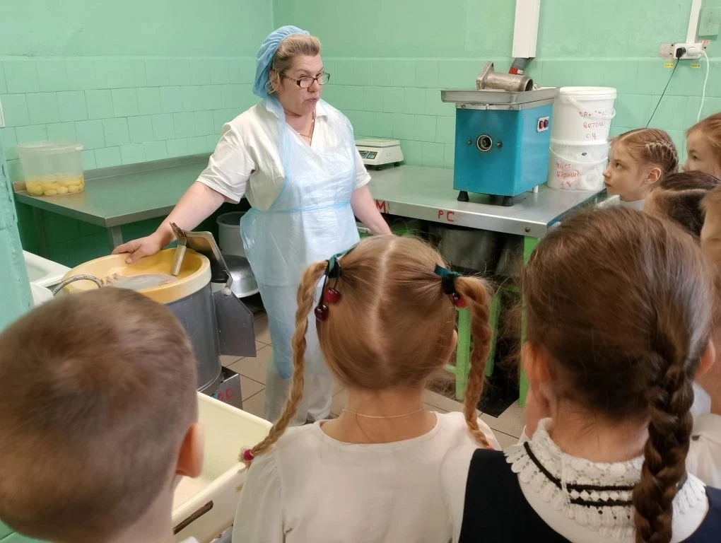 Мир! Труд! Май!⚘️⚘️⚘️  В рамках празднования Дня труда для учеников 1 "К" класса была проведена экск