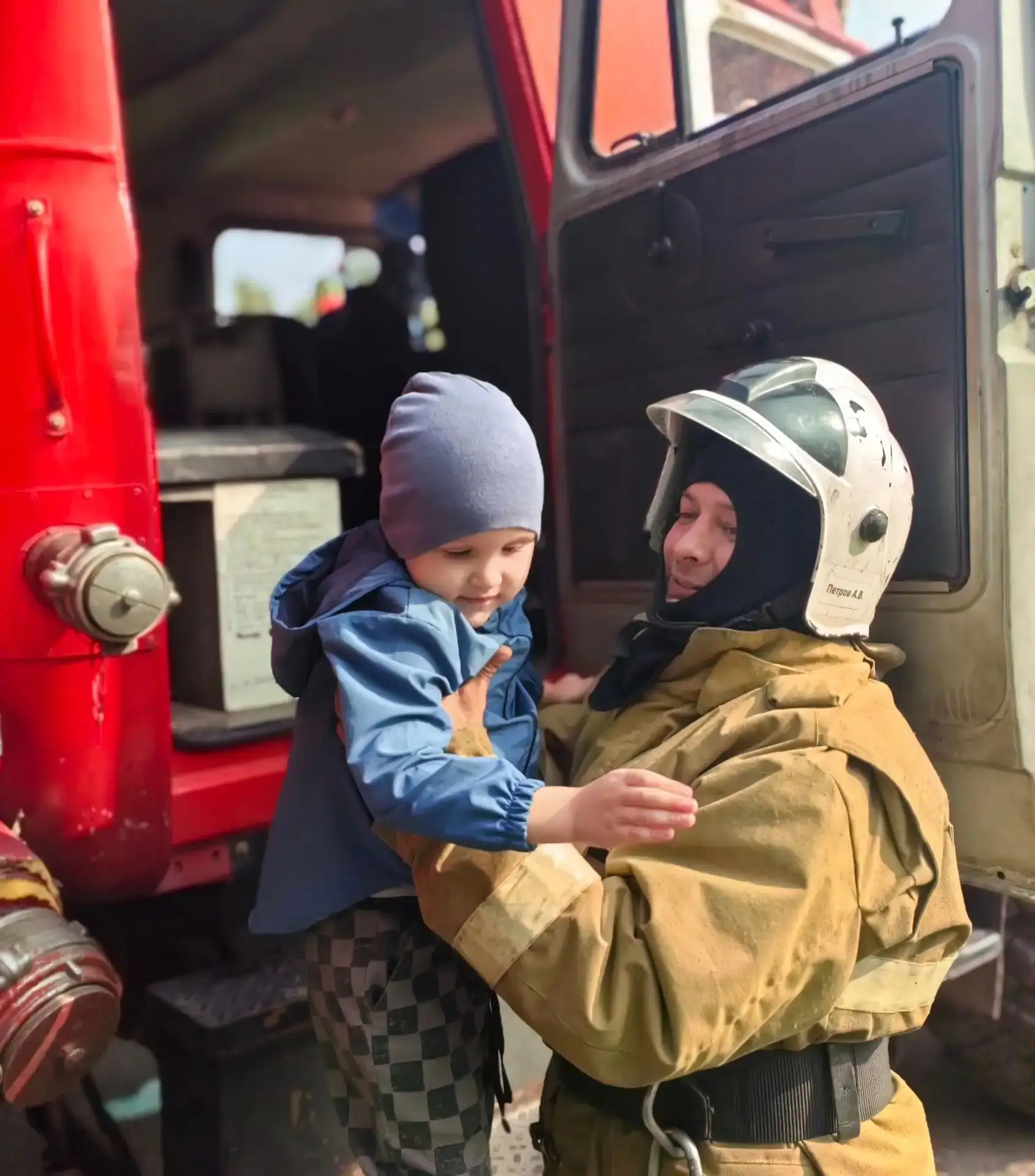 Урок безопасности: встреча с пожарными.