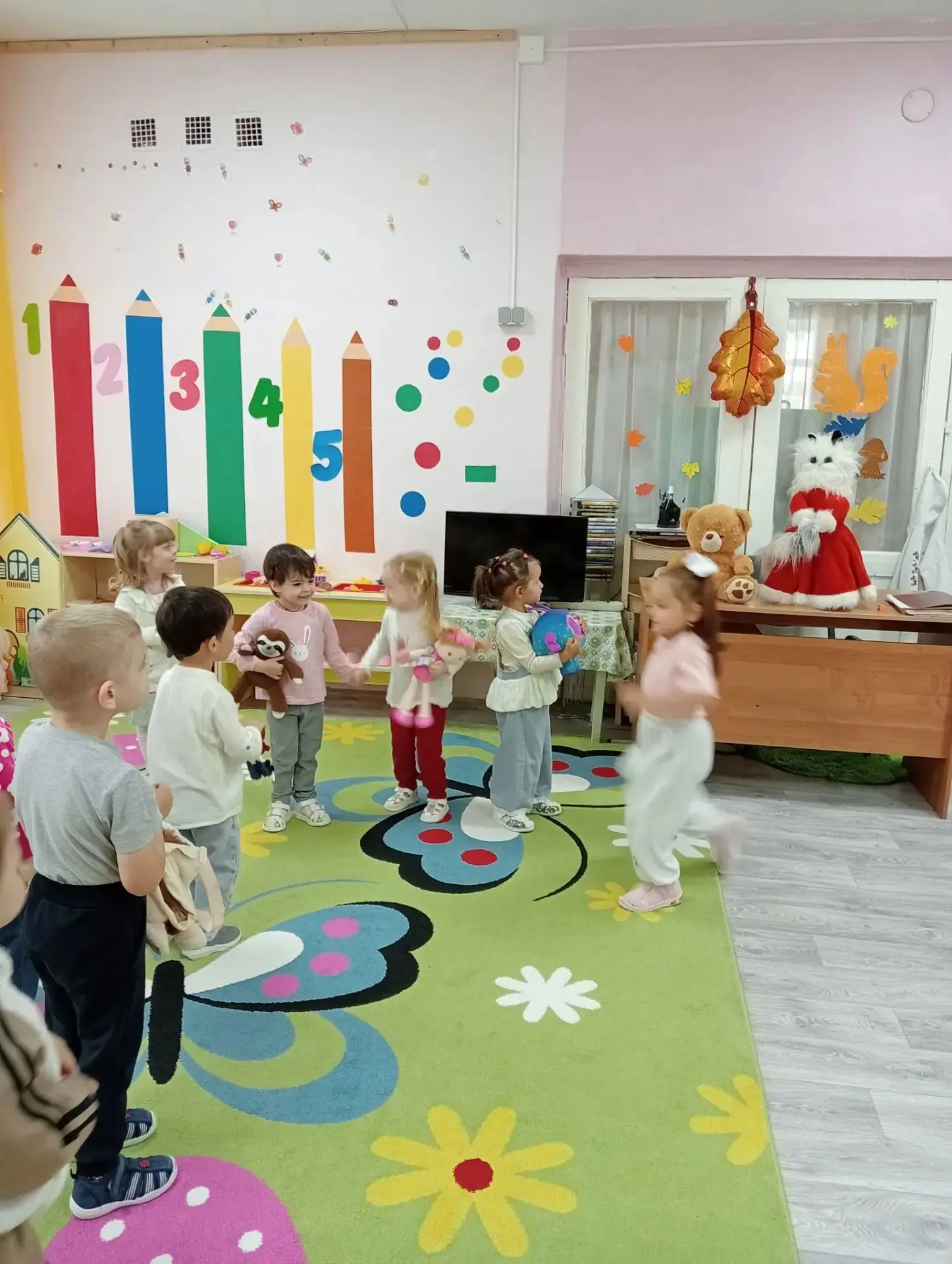 ‎Во второй младшей группе прошёл день любимой игрушки. Этот день был наполнен радостью,...