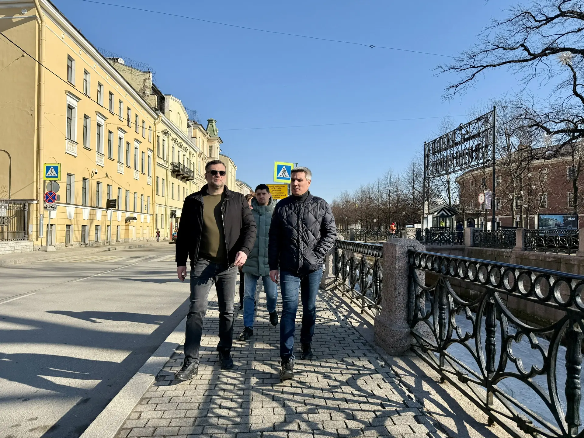 Продолжаю рабочий обход — уже в Адмиралтейском районе.  Вместе с главой района Дмитрием Вакушиным, е