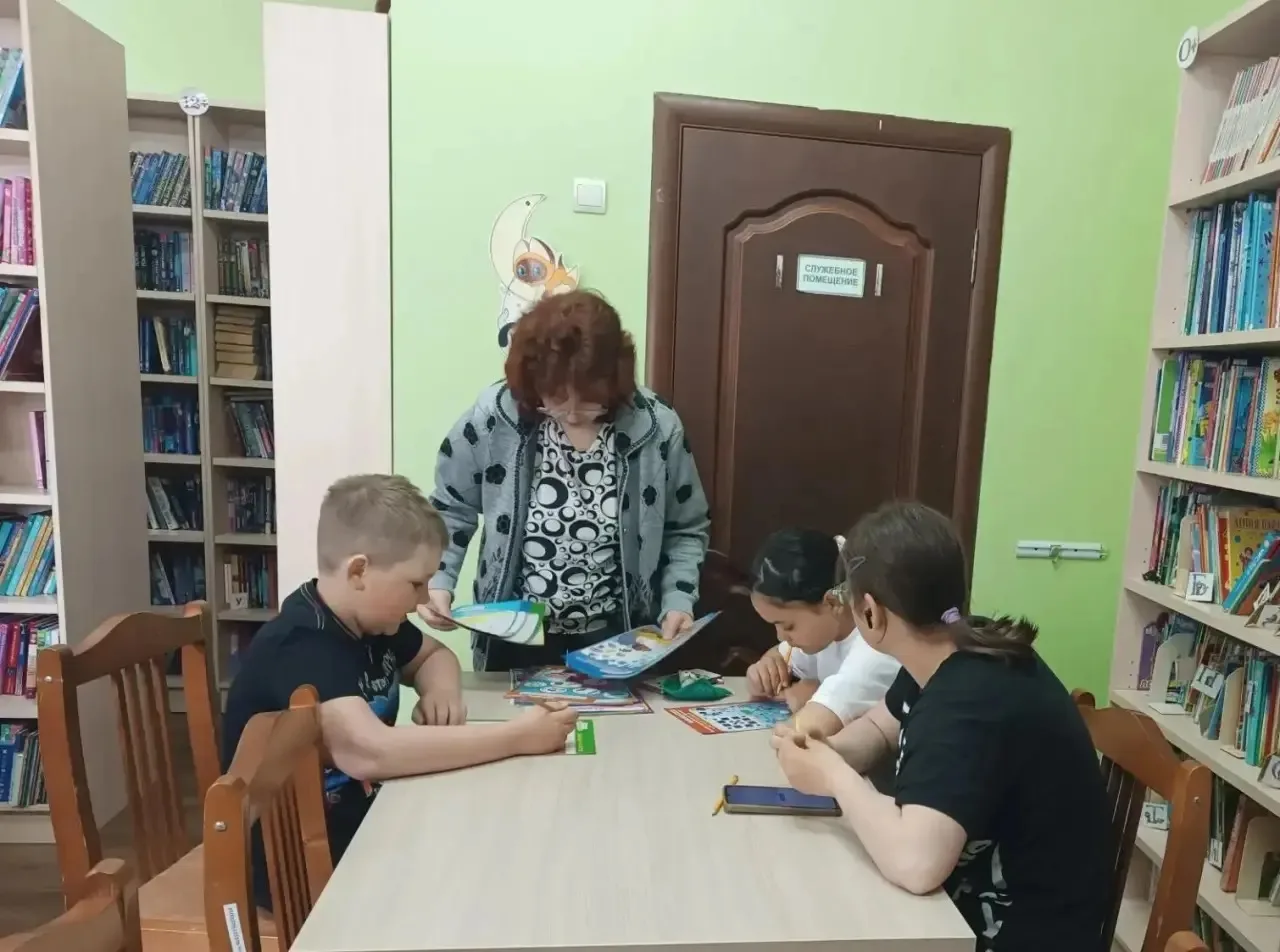 Игровой час «Лига Эрудитов» 📚

Мы провели игровой час «Лига Эрудитов» для ребят, где они смогли бле
