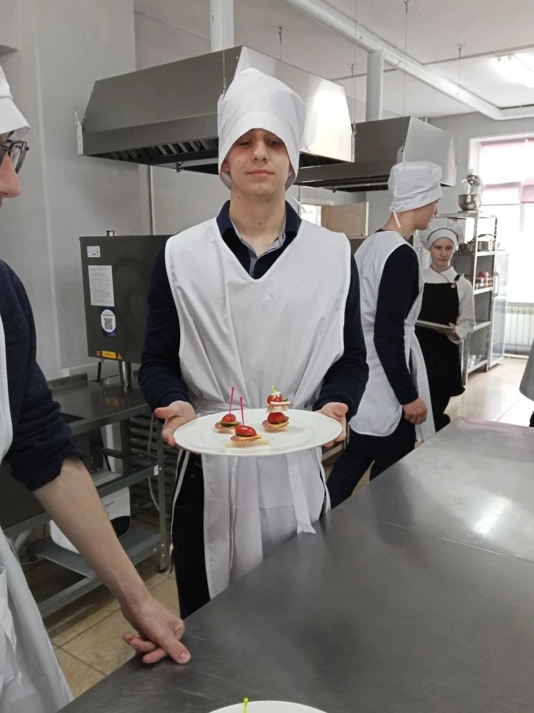 Сегодня наши девятиклассники «примерили» будущее на вкус и на ощупь 🖐⚒  В Дальнереченском технологич
