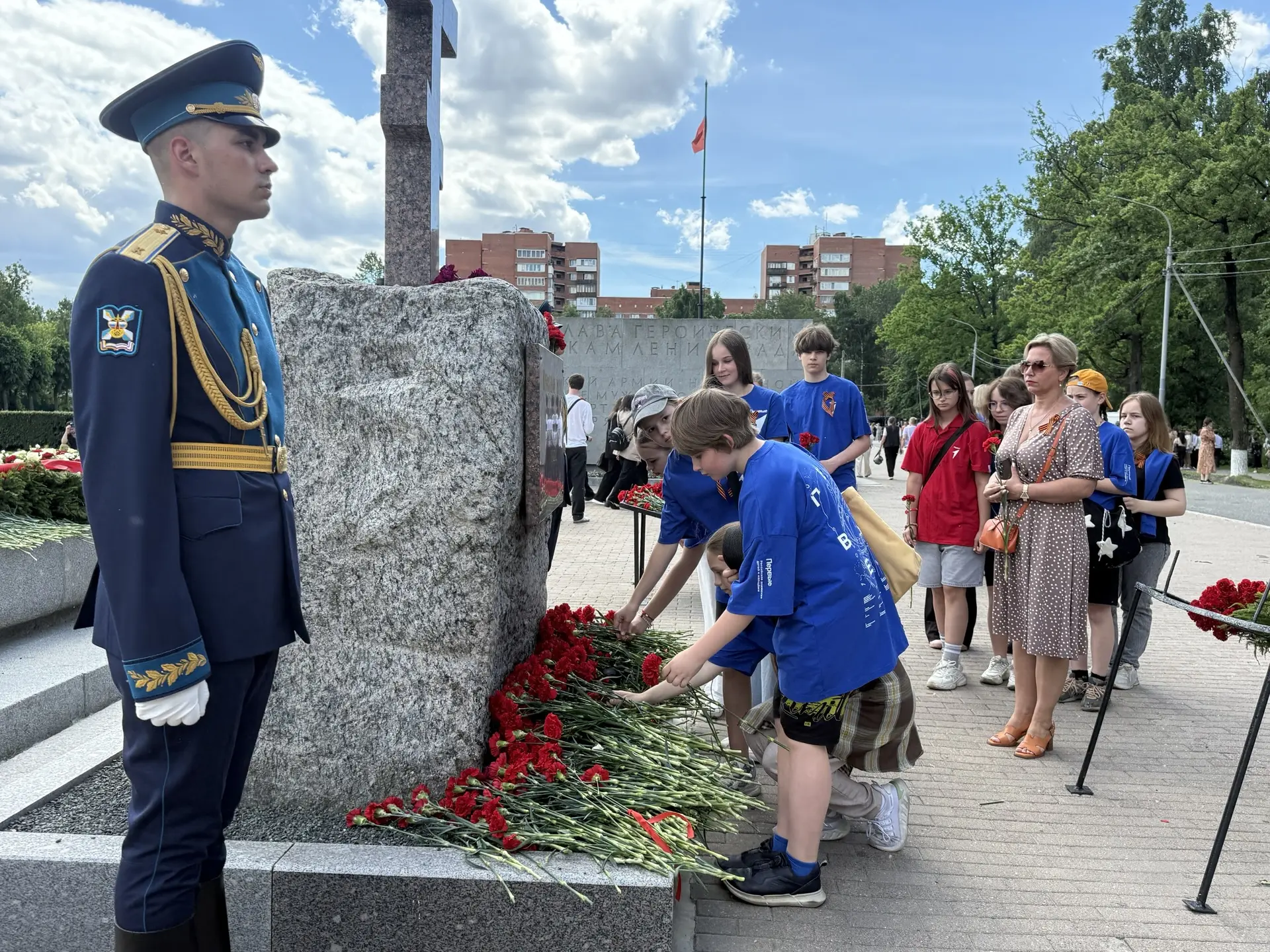 🕯️ Траурно-мемориальное мероприятие на Серафимовском кладбище 

📣 22 июня 1941 года в 12:15 по рад