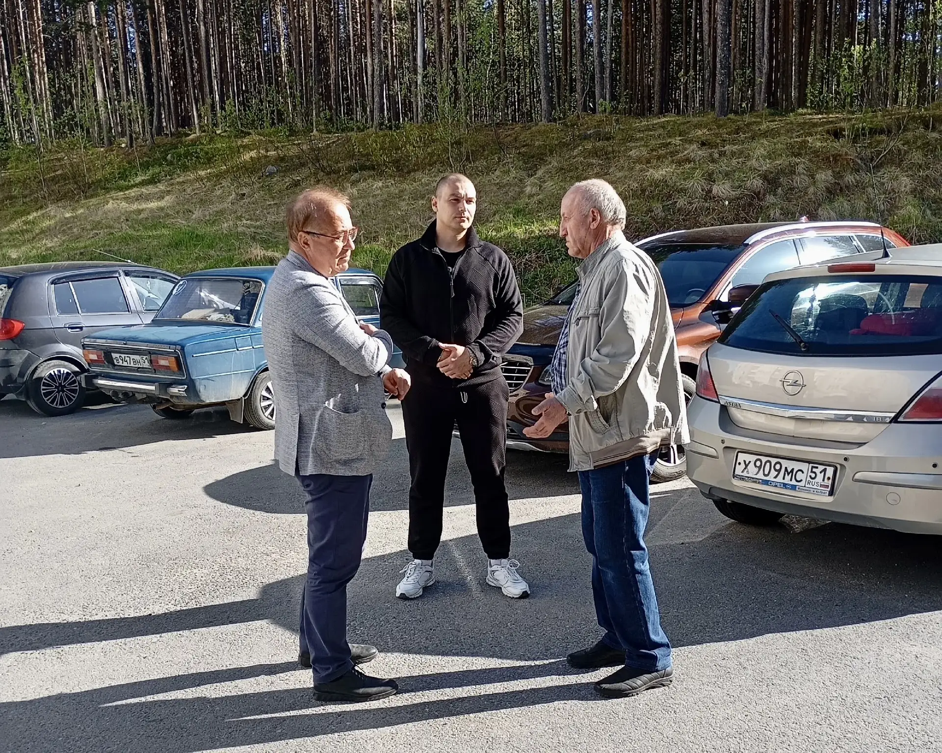 📍К детскому саду без грязи и луж: вопрос сдвинулся с места

Каждое утро родители из Ревды вели дете
