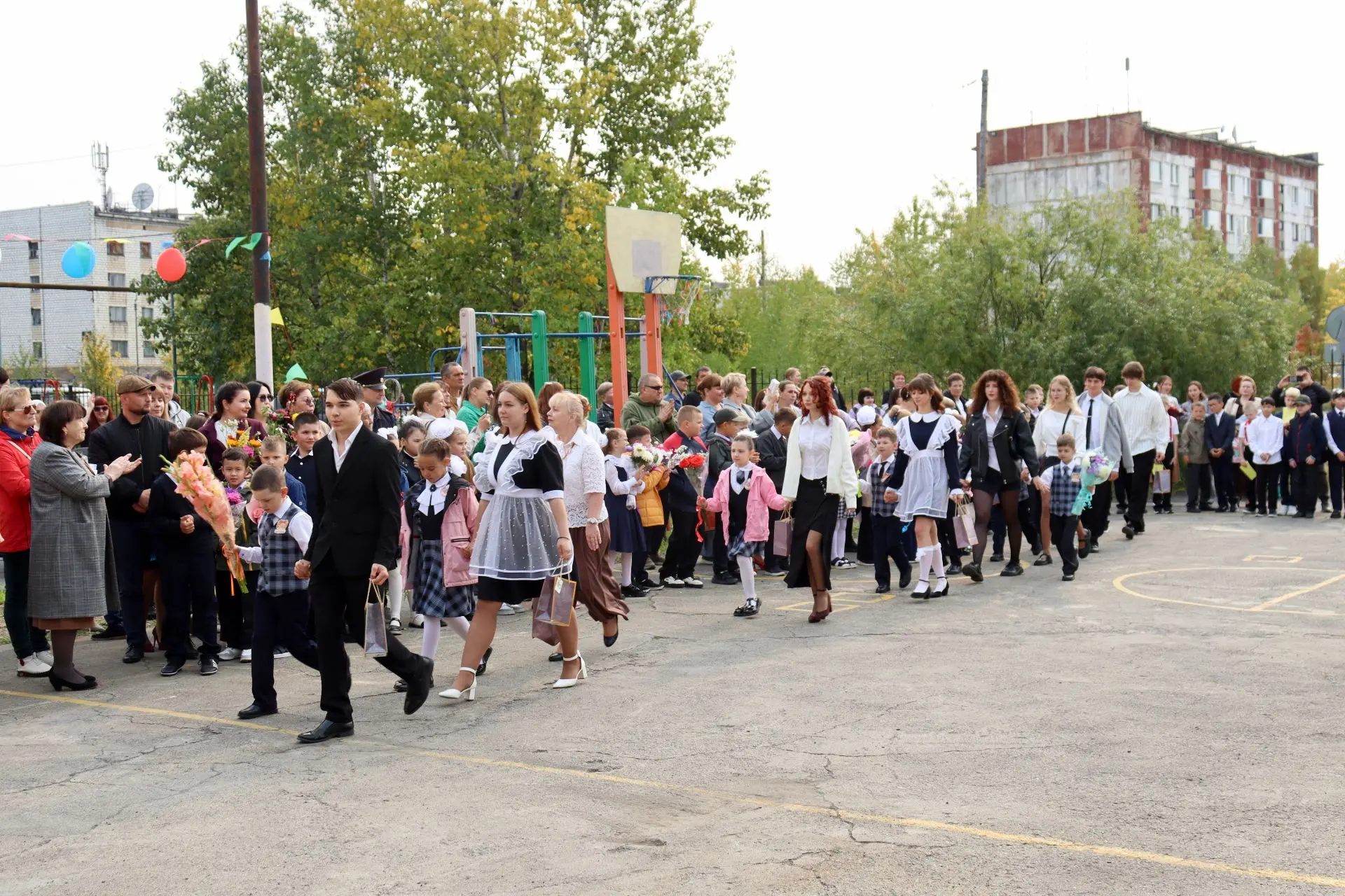 🎓 Торжественная линейка, посвящённая Дню знаний