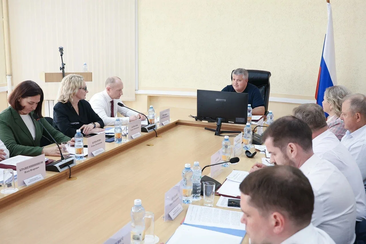 На выездном заседании Правительства Новгородской области в Боровичах Губернатор Алексан...