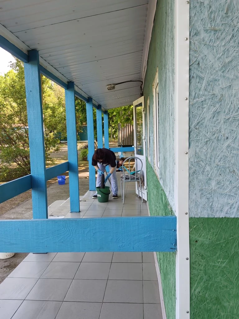 Сегодня приняли участие в субботнике по подготовке Лесной сказки к летнему сезону