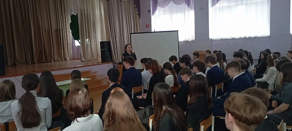📢 Безопасность — превыше всего!  В преддверии каникул для учащихся 8–11 классов в нашей школе прошла
