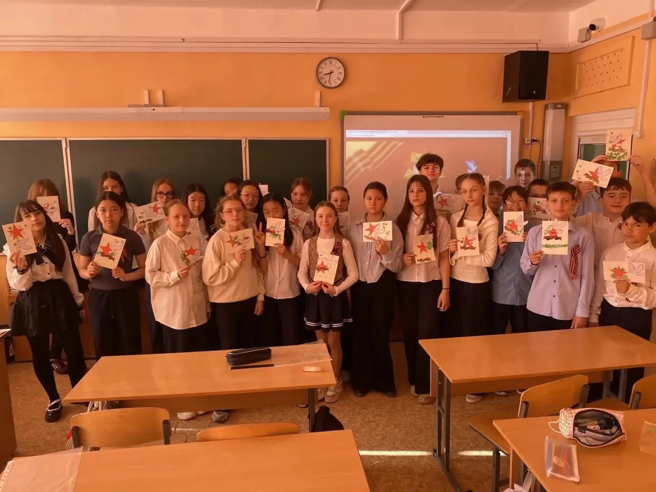 Искусство помнить: мастер-класс о главном празднике страны   🇷🇺 🎨 В преддверии 9 Мая для учащихся 5Д