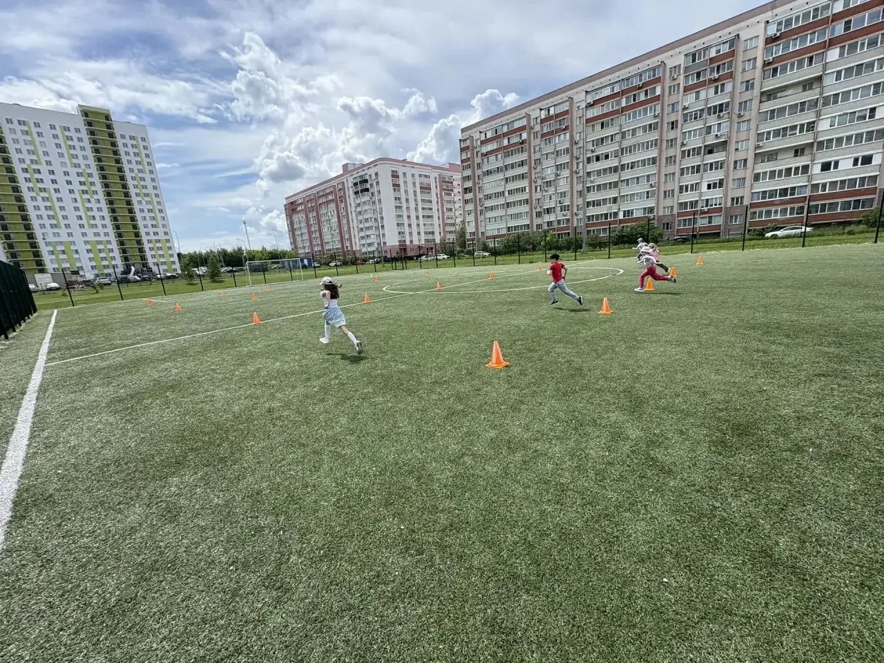 🍦 ДЕНЬ МОРОЖЕНОГО В ПРИШКОЛЬНОМ ЛАГЕРЕ! 🏃‍♀️

Сегодня в нашем лагере случилось настоящее сладкое п