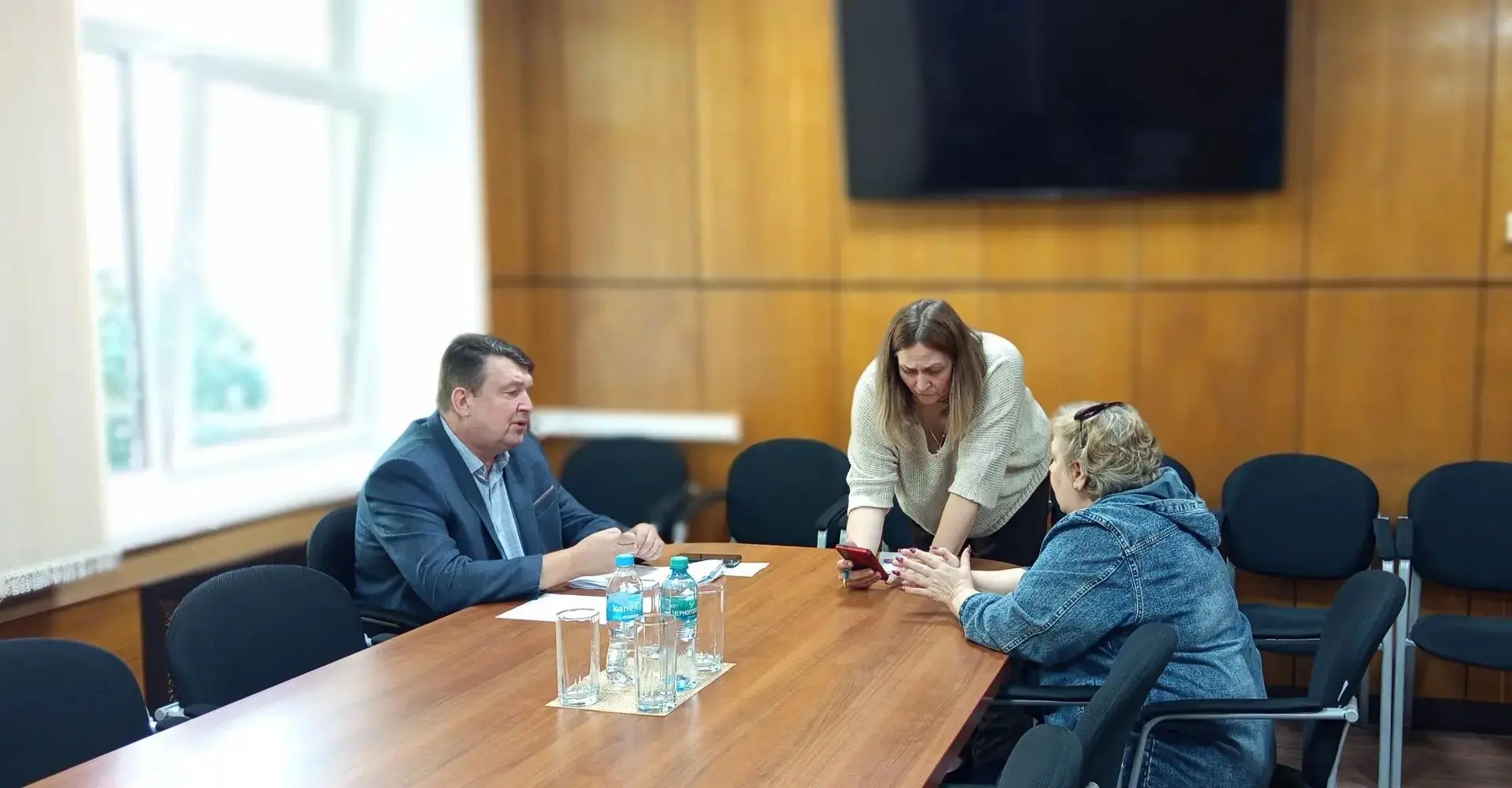 👔 Максим Хованов провёл первый личный приём граждан. Глава постепенно знакомится с тер...