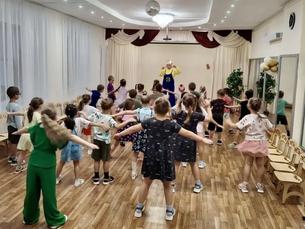 Дети не спрашивают, зачем нужна музыка. Они просто начинают двигаться, когда слышат мелодию 🎶

Музы