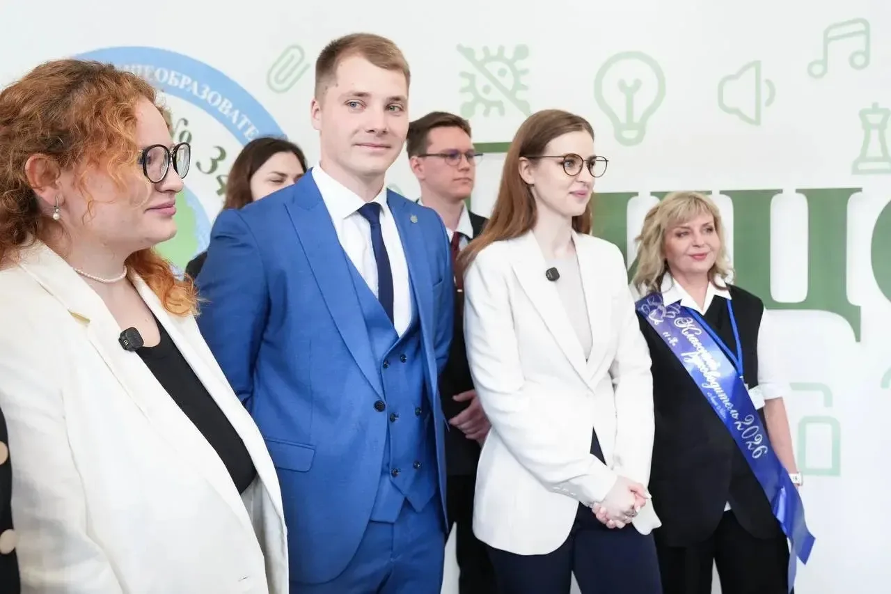 🔔 Сегодня для 142 тыс. выпускников Подмосковья звучит последний звонок — более 103 тыс. девятиклассн
