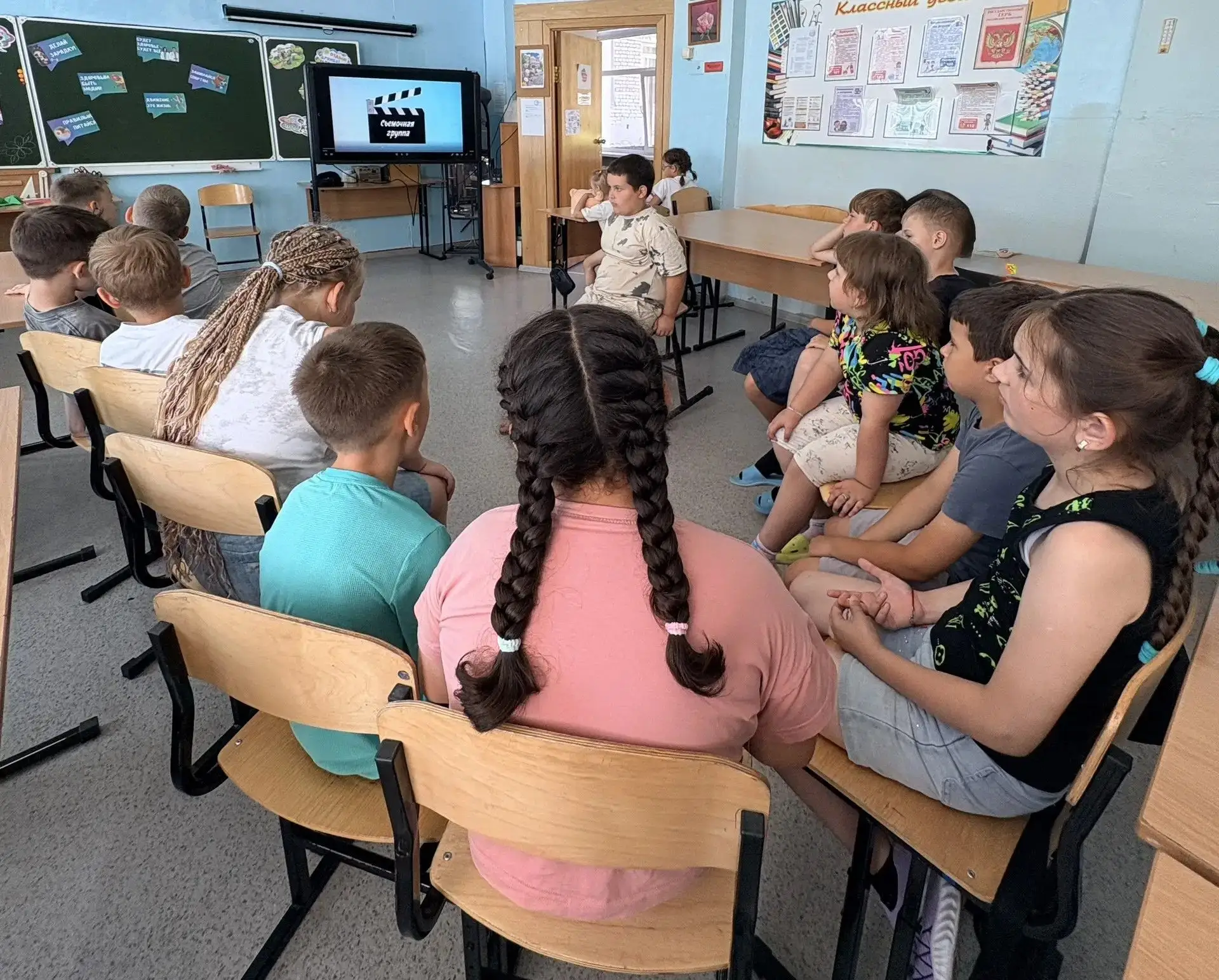 Сегодня 14.07.26  после веселой зарядки и вкусного завтрака ребята пришкольного лагеря "Время Первых