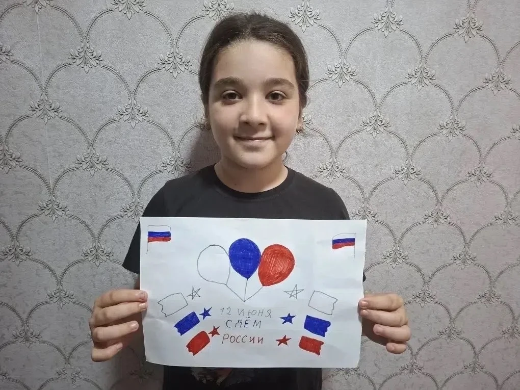 🎨 Наши таланты рисуют Россию: обучающиеся МБОУ СОШ №51 с. Березовка участвуют в акции «Рисуй, Росси