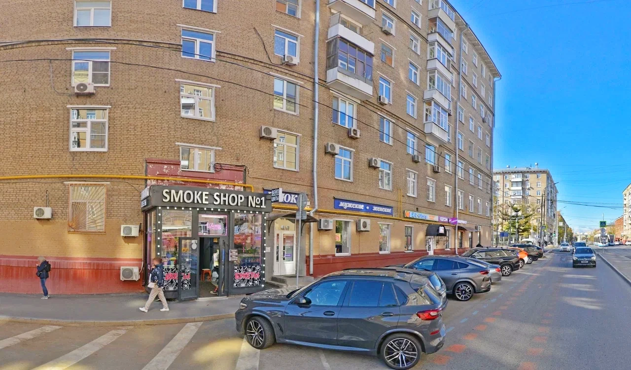 🏘 Безобразную самовольную пристройку к московской многоэтажке разобрали после жалобы ж...