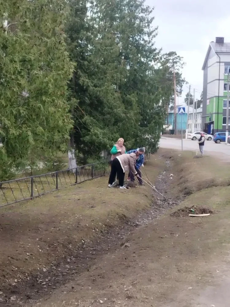 Коллектив детского сада «Белочка»с радостью присоединился к всероссийскому субботнику, который состо