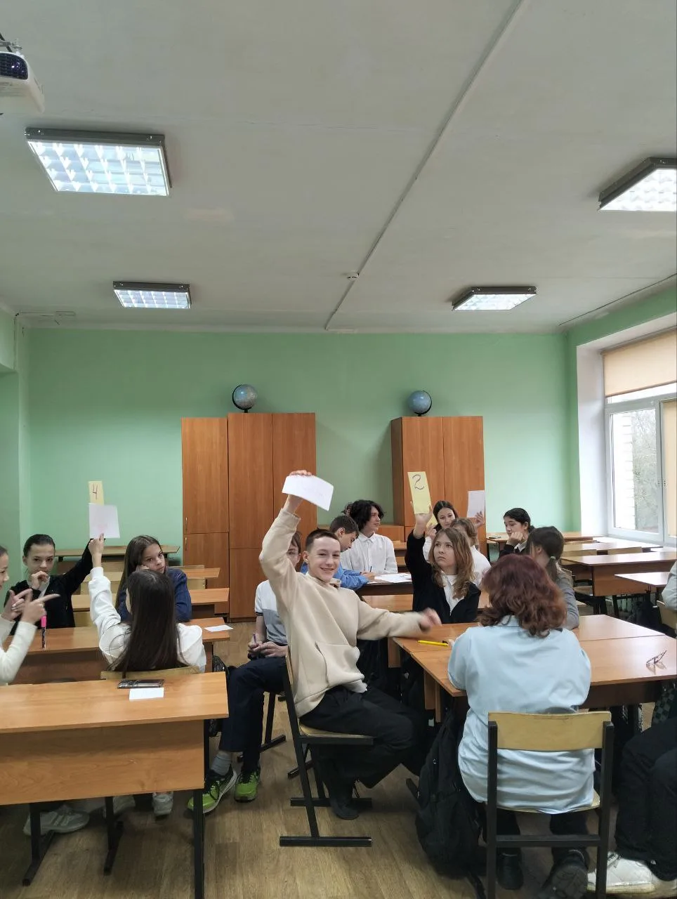 🌟 Дорогие друзья!    В 7 Г классе прошёл удивительный классный час, посвящённый важной дате — 40 лет