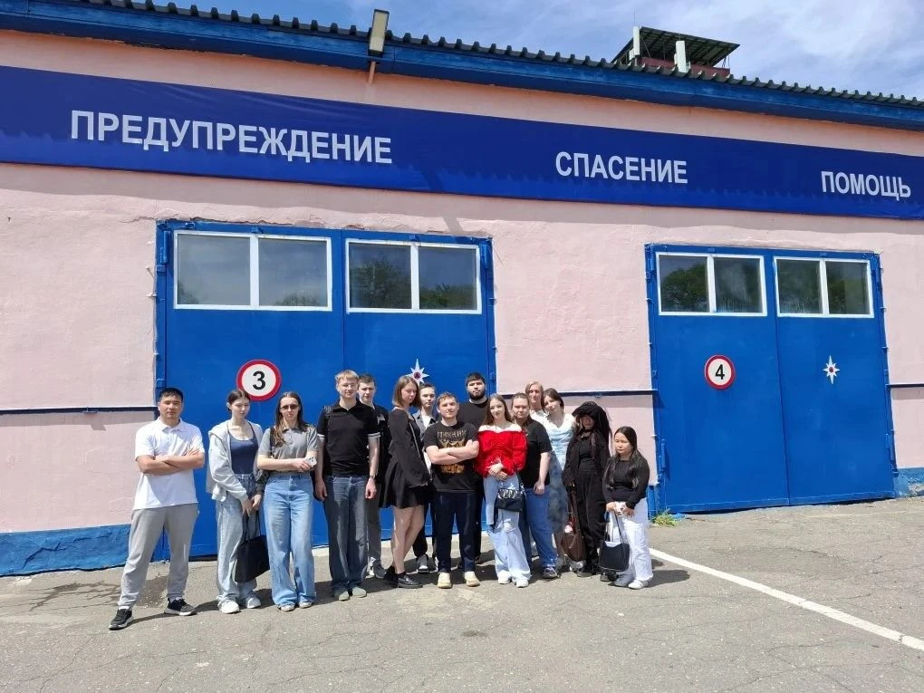 Студенты второго курса Амурской ГМА посетили музей МЧС и пожарную часть
 
В рамках курса «Безопаснос