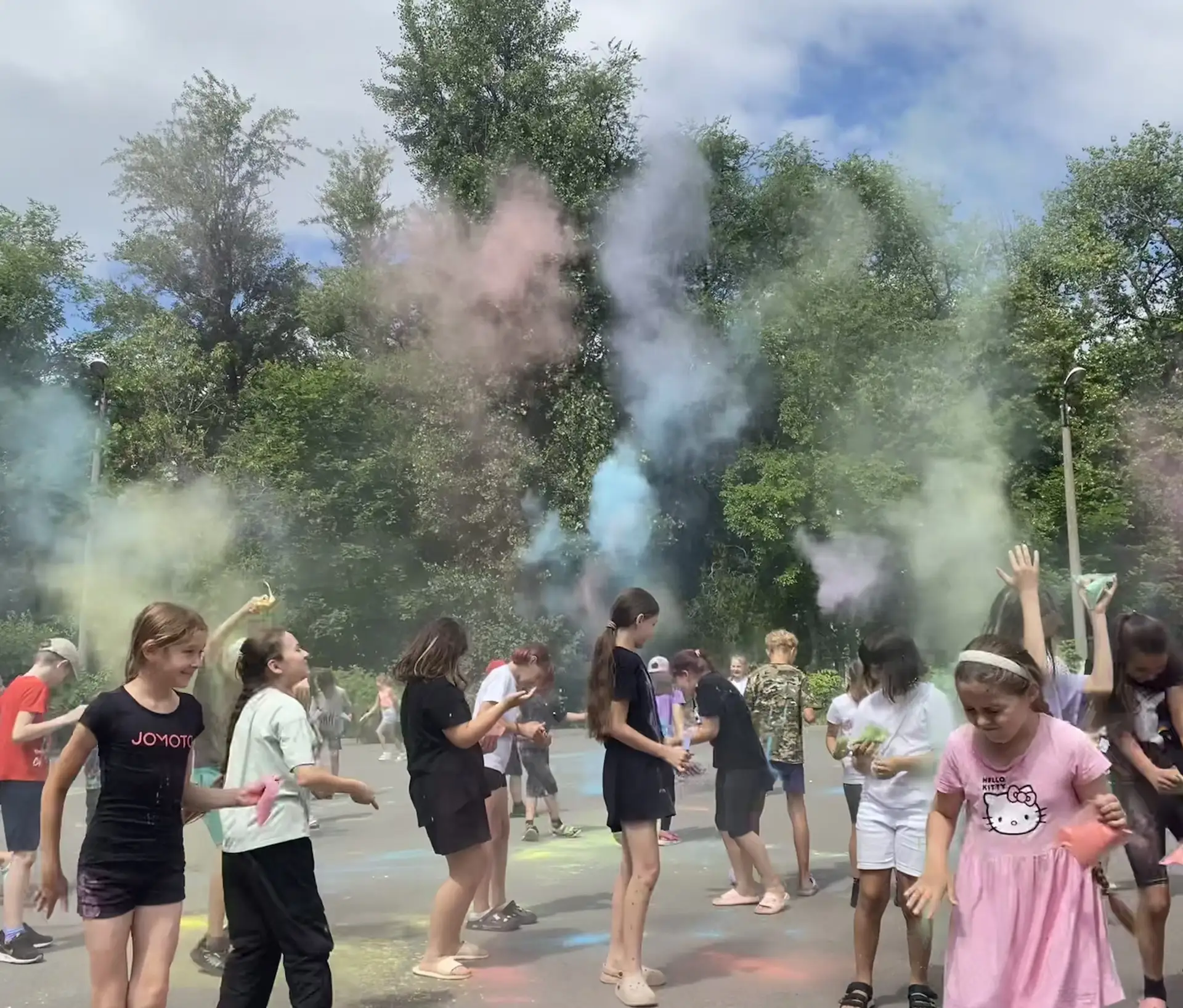 🌈ПЕРВЫЕ завершают смену ЯРКО! 

🎨30 июня состоялось закрытие тематической смены, посвященной Движе